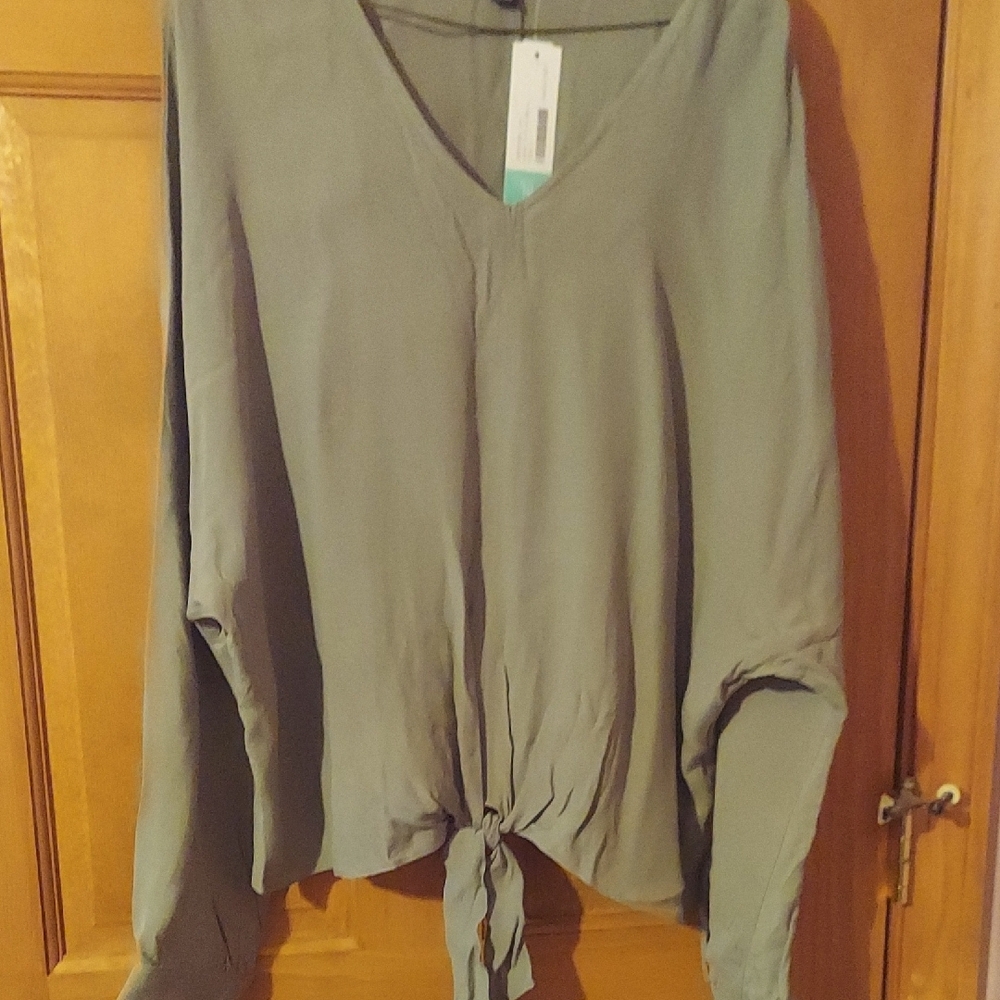 Chic V-Neck Tie-Front Blouse
